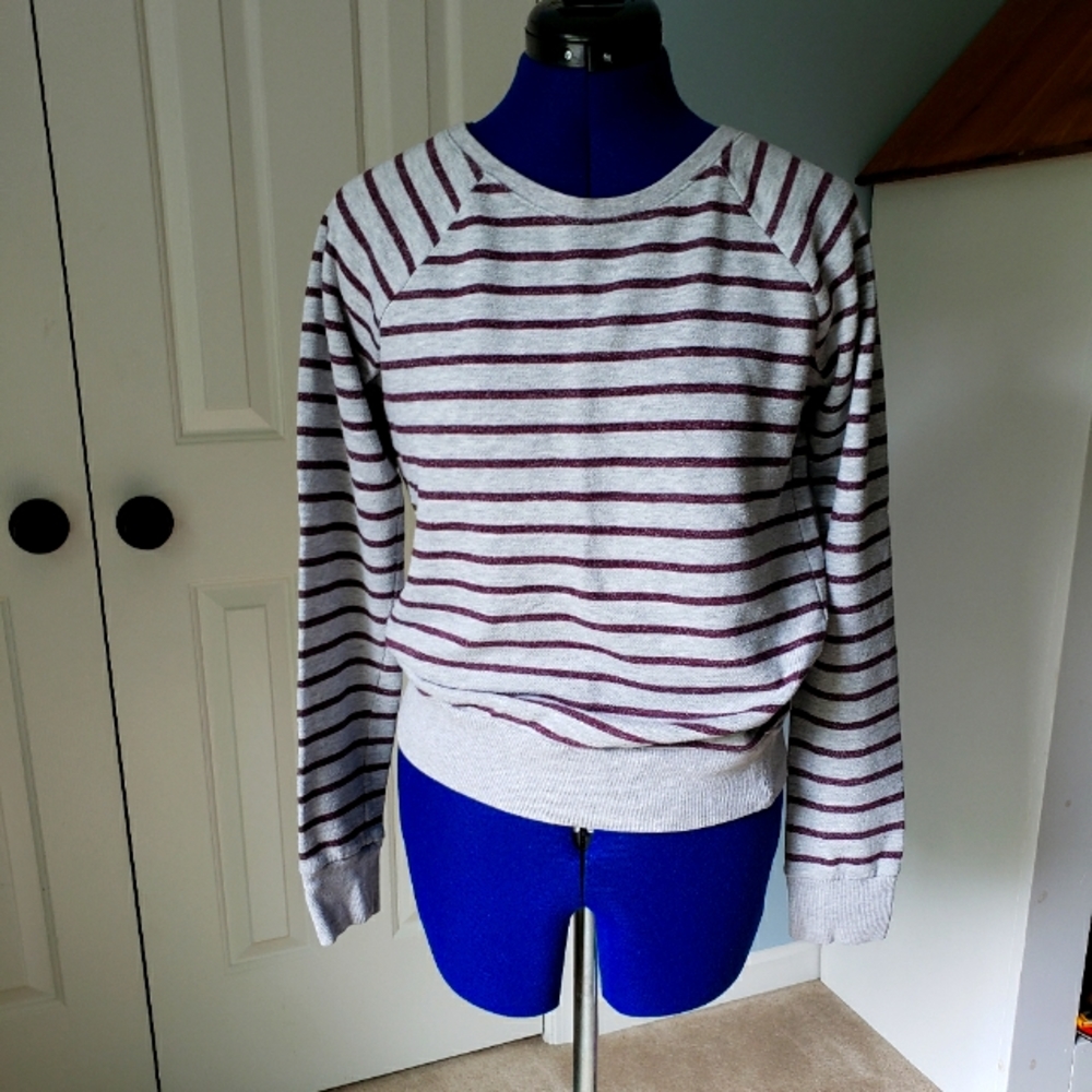 Levi's crew neck lightweight sweatshirt
